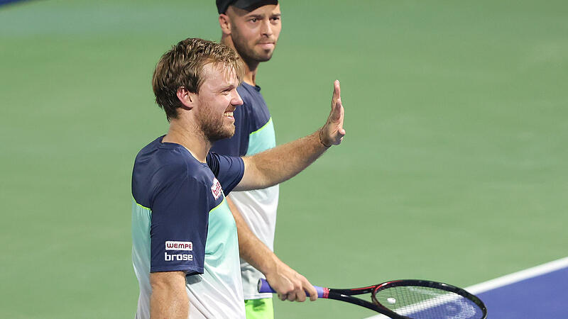 Kevin Krawietz (vorne) und Tim P&uuml;tz stehen beim Masters-Event in Toronto im Halbfinale.