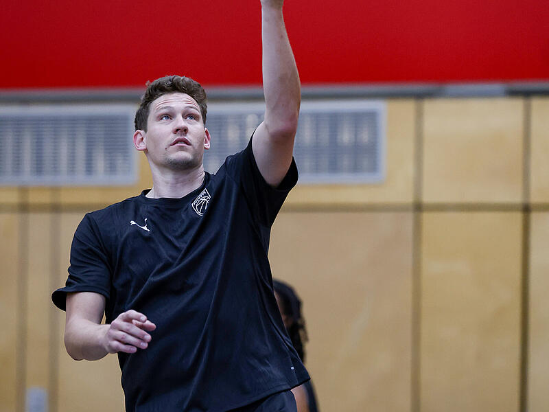 Routinier Patrick Heckmann hält sich in diesen Wochen in Bamberg fit - und sich für einen Vertrag empfehlen.