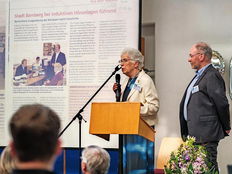 Die Gruppensprecher berichteten über 20 Jahre erfolgreiche Arbeit. Die Gruppensprecher berichteten über 20 Jahre erfolgreiche Arbeit.