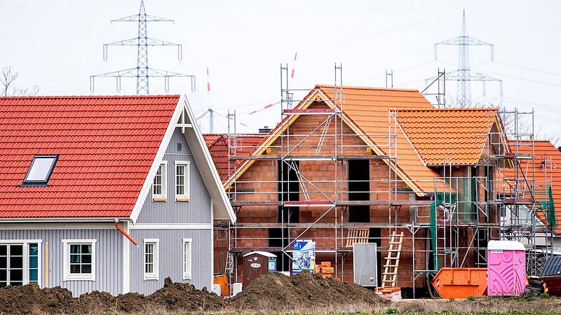 Im Baugebiet &bdquo;Ma&szlig;bacher H&ouml;he&ldquo; in Weichtungen stehen ab diesem Jahr neue Baupl&auml;tze zur Verf&uuml;gung. Auch in Volkershausen gelang es, ein Schl&uuml;sselgrundst&uuml;ck zu erwerben, auf dem in der Zukunft Bauland entstehen kann.