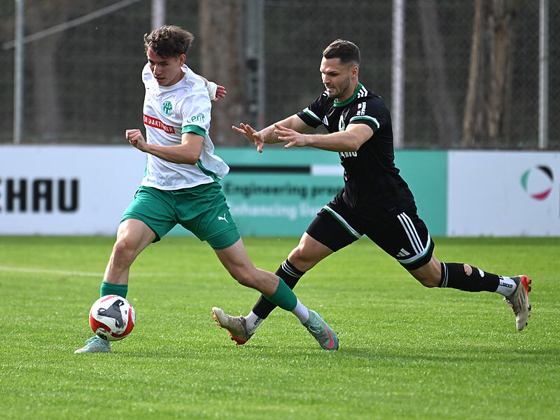 Kilian Schwabe (l.) und der TSV Neudrossenfeld haben am Sonntag mit 0:2 gegen den SC Eltersdorf verloren.