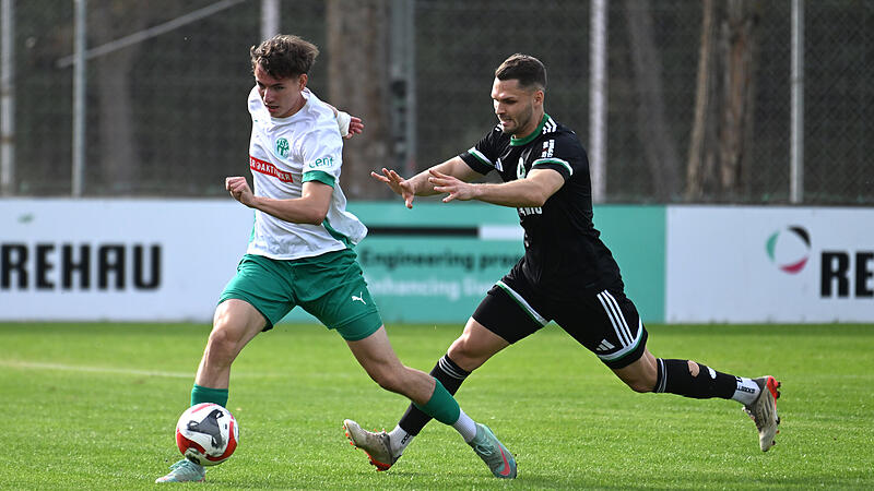 Kilian Schwabe (l.) und der TSV Neudrossenfeld haben am Sonntag mit 0:2 gegen den SC Eltersdorf verloren.