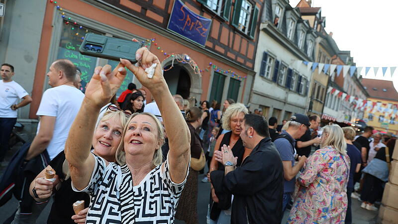 Donnerstagabend auf der Bamberger Sandkerwa 2026. Donnerstagabend auf der Bamberger Sandkerwa 2026.