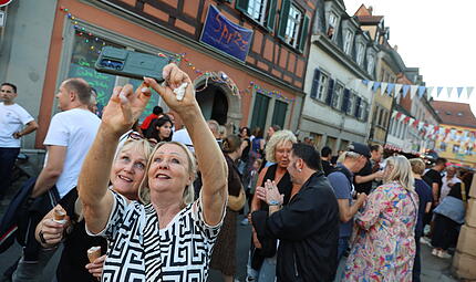 Donnerstagabend auf der Bamberger Sandkerwa 2026. Donnerstagabend auf der Bamberger Sandkerwa 2026.