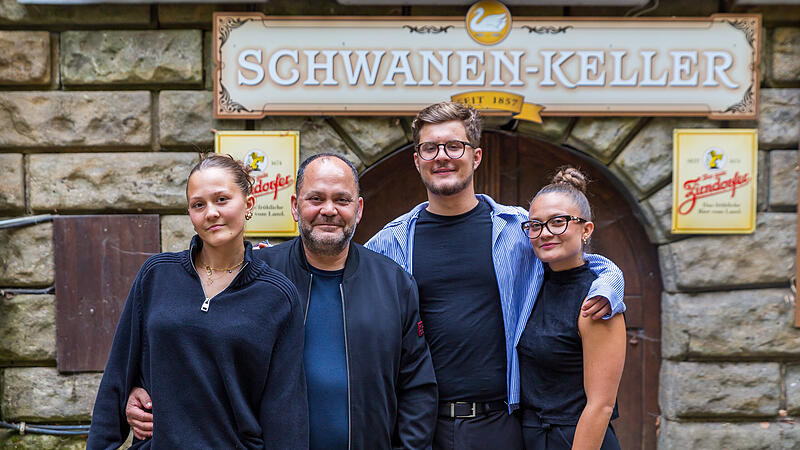Kaum eine Familie ist über die Jahre so eng mit dem Kellerwald zusammengewachsen wie die Yildirims, wirtschaftlich und privat. Zu Besuch bei Dilara (16), Haldun (53), Kemal (18) und Selin (21).