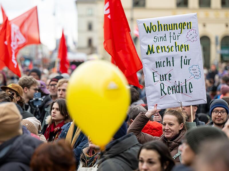 Mietendemo gegen Leerstand und Luxus-Sanierungen in M&uuml;nchen