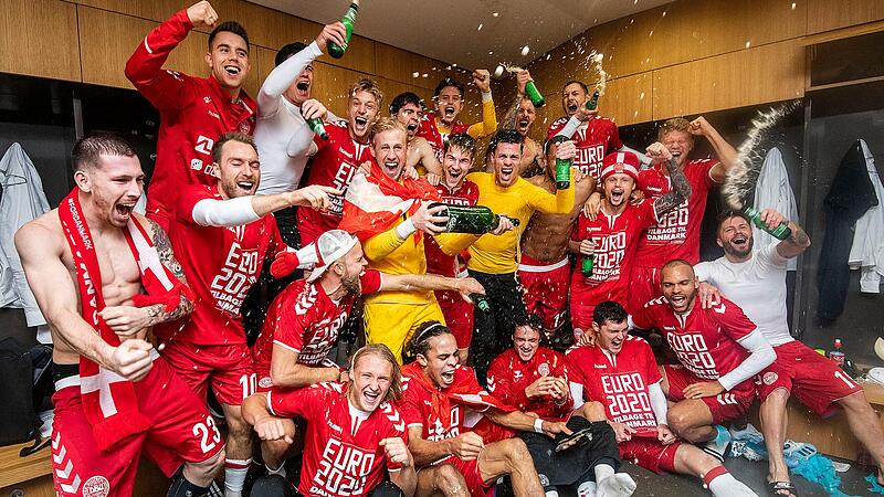 Und ab geht die Party: So wie hier bei der dänischen Nationalmannschaft nach einem 1:1 in Irland in der EM-Qualifikation, wird es auch in unterfränkischen Kabinen laut – und feuchtfröhlich.