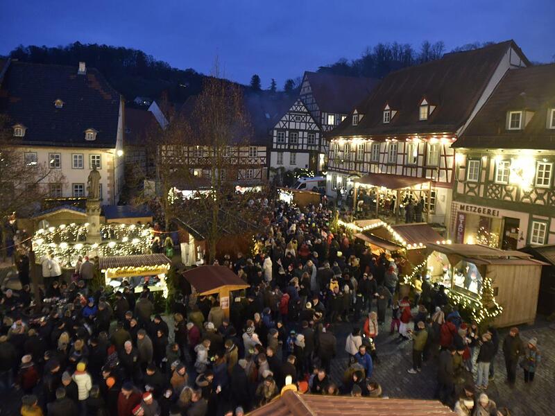In den Abendstunden erlebten viele Besucher die schöne Atmosphäre des Königsberger Weihnachtsmarktes.