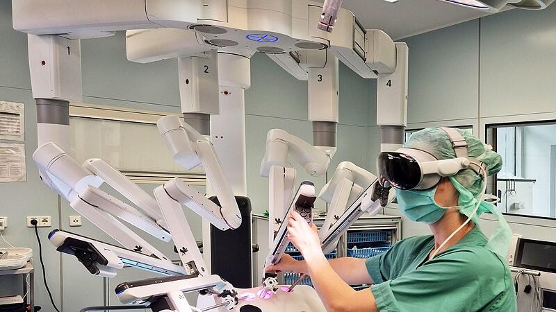 Datenbrille Apple Vision Pro im OP-Saal