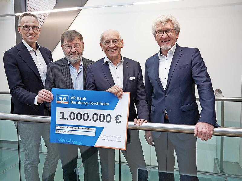 Bei der Stiftungsgr&uuml;ndung (v.&nbsp;l.): Joachim Hausner, Wolfgang Holler, Gregor Scheller und G&uuml;nter Schuster.