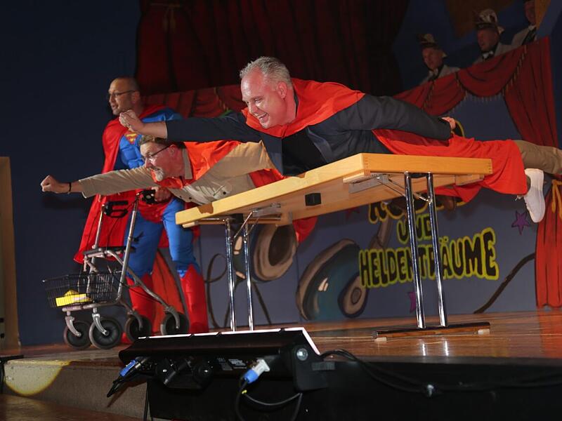 F&uuml;nf Stunden buntes Treiben, bei dem Altbekannte ebenso f&uuml;r Unterhaltung sorgten wie neue Acts, gab es beim NCC in N&uuml;dlingen.