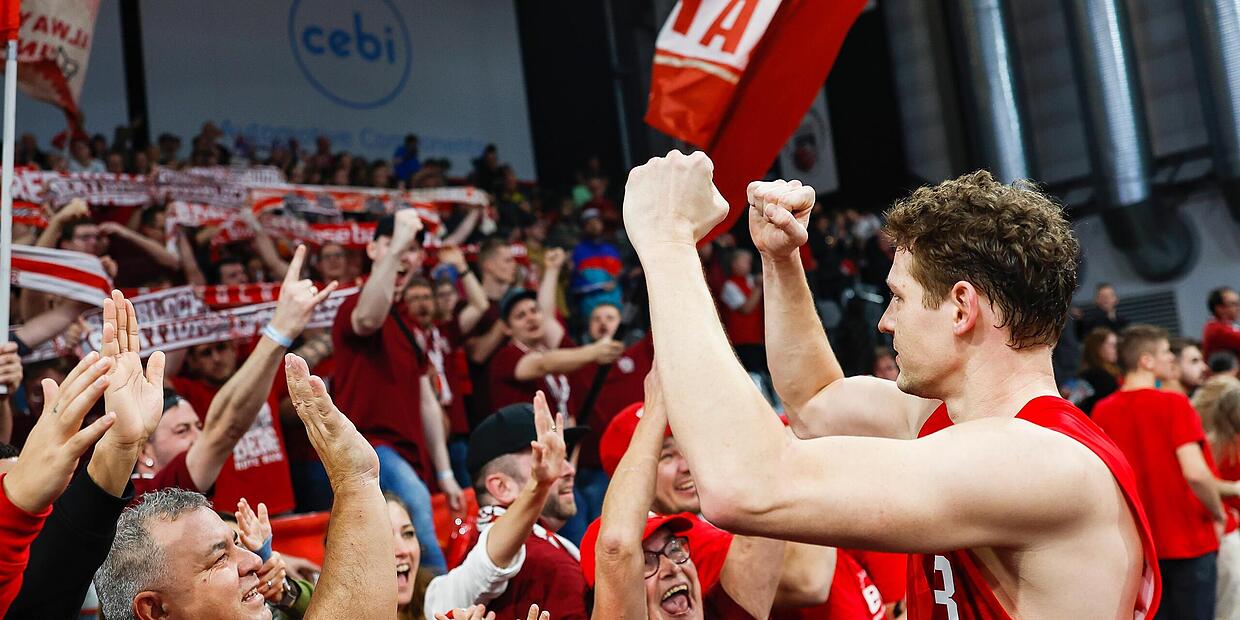 Brose Bamberg gewinnt in der BasketballBundesliga gegen die EWE Baskets Oldenburg mit 8978