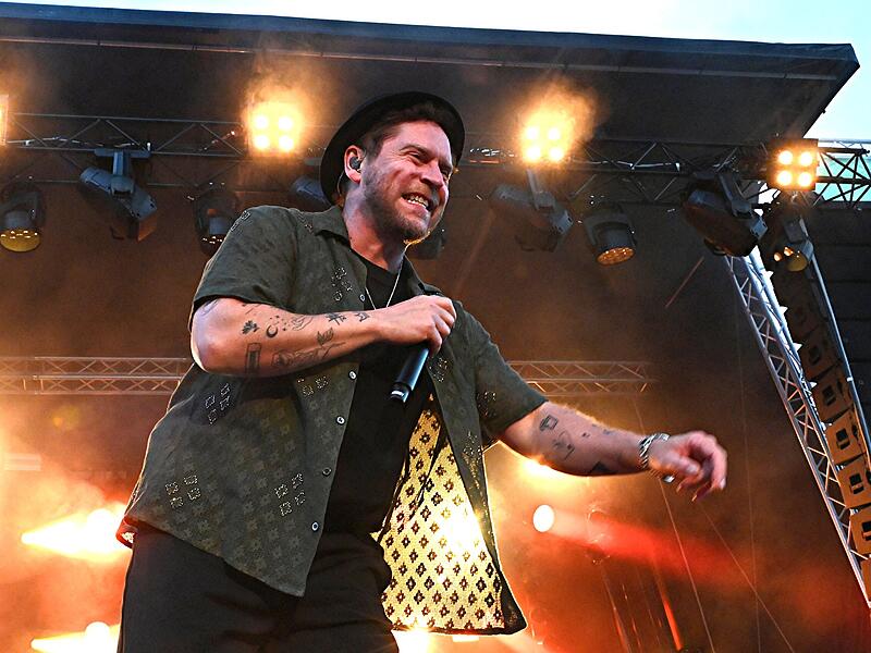 Johannes Oerding spielte beim Sternenfestival in BurgebrachChristopher Street Day 2025 in Bamberg
