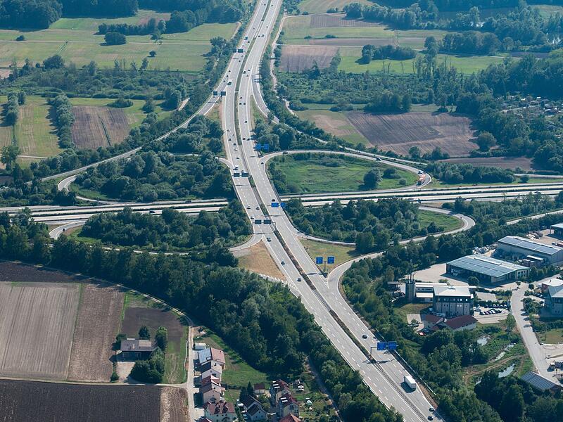Autobahnkreuz A3 und A92 Autobahnkreuz A3 und A92