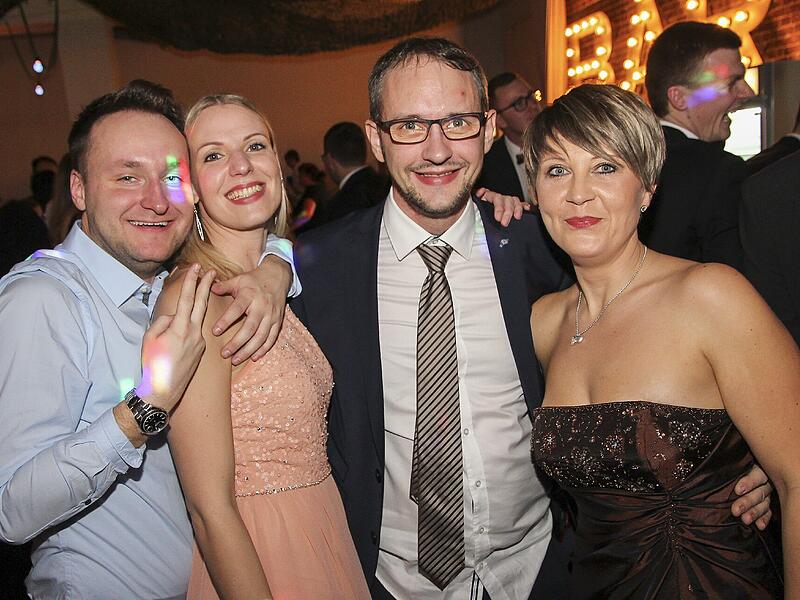 Beim Bauernball in der Kulmbacher Stadthalle tanzten und feierten die Gäste bis tief in die Nacht.2023 Kulmbacher Bauernball