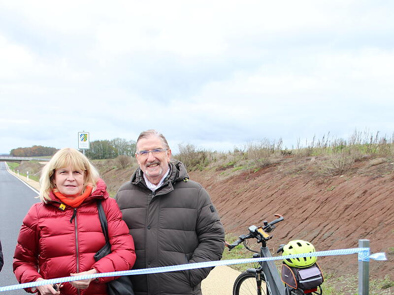 Eröffnung neue Umgehungsstraße bei CoburgEröffnung neue Umgehungsstraße bei Coburg Staatsstraße 2205 bei Coburg: Eröffnung der neuen Trasse zwischen Coburg und Wiesenfeld