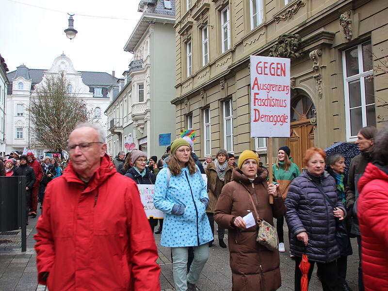 Demokratie Demo "Nie wieder ist jetzt in Bad KissingenDemokratie Demo "Nie wieder ist Jetzt" in Bad Kissingen