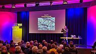 Erfreut über die große Resonanz bei seinem Vortrag machte Joachim Zeune ein Erinnerungsbild vom Publikum.