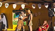 Mit insgesamt 30 Vereinsmitgliedern ist der Heimatverein Reiterswiesen nach Lindau gefahren. Die Theatergruppe hat dort auf der B&uuml;hne &bdquo;gezaubert&ldquo;.