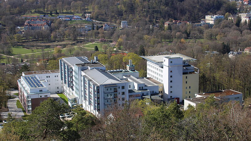 St. Elisabeth Krankenhaus von der Burgruine Botenlauben aus