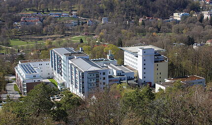 St. Elisabeth Krankenhaus von der Burgruine Botenlauben aus