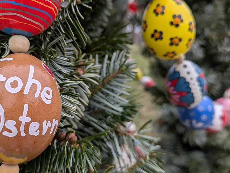 Die aufwendig dekorierten Osterbrunnen k&ouml;nnen auch dieses Jahr wieder in den D&ouml;rfern und Gemeinden von Kulmbach bewundert werden.