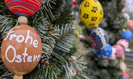 Die aufwendig dekorierten Osterbrunnen k&ouml;nnen auch dieses Jahr wieder in den D&ouml;rfern und Gemeinden von Kulmbach bewundert werden.