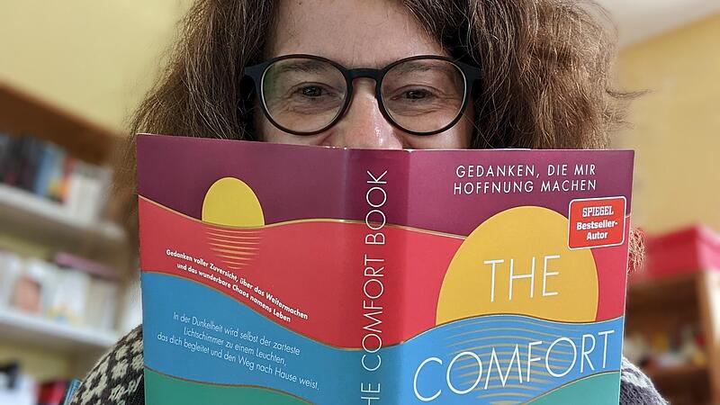 Kuscheldecke in Buchform: Petra Breunig hat im &bdquo;The Comfort Book&ldquo; etwas gefunden, was in der Hektik des Alltags Freude schafft.
