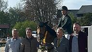 Siegerehrung des S-Springens (von links): RSG-Vorsitzender Wolfgang Lehnert, Michael Stoschek (Sponsor der Pr&uuml;fung), Sieger Joel Ehinger, Franz Eichelsbacher f&uuml;r die Richtergruppe sowie MdL Martin Mittag, Schirmherr der Veranstaltung.