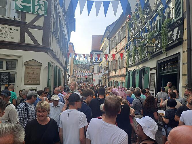 Die Bamberger Sandstraße ist gut gefüllt