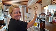 In der Traditionsgaststätte Ibel im Burgwindheimer Gemeindeteil Kappel ist Ines Ibel inzwischen mit allen anfallenden Arbeiten bestens vertraut.