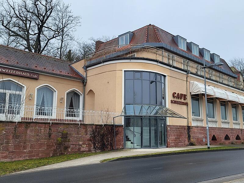 Außenansicht des Schweizerhaus CaféSchweizerhaus Café Außenansicht des Schweizerhaus CaféSchweizerhaus Café