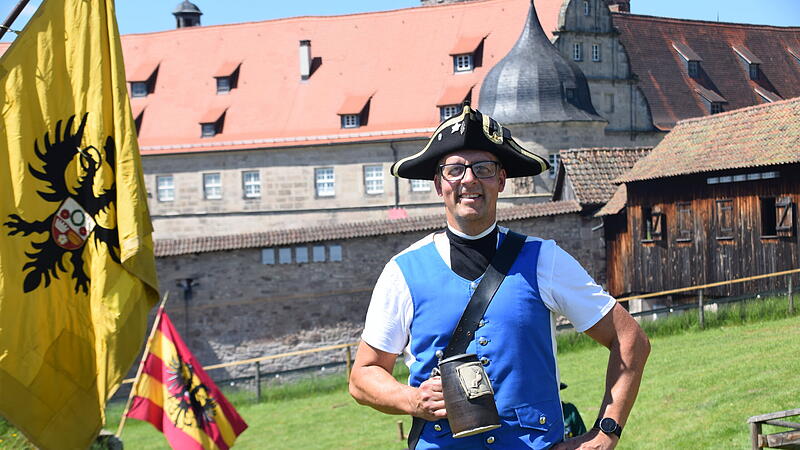 Crana Historica: So lebt es sich auf der Festung RosenbergAuf sie mit Gebrüll: Wenn bei "Crana Historica" gekämpft wird Crana Historica: So lebt es sich auf der Festung RosenbergAuf sie mit Gebrüll: Wenn bei "Crana Historica" gekämpft wird
