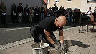 Dirk Fischer verlegte Stolpersteine für Recha Stern und Gitta Oppenheimer. Dirk Fischer verlegte Stolpersteine für Recha Stern und Gitta Oppenheimer.
