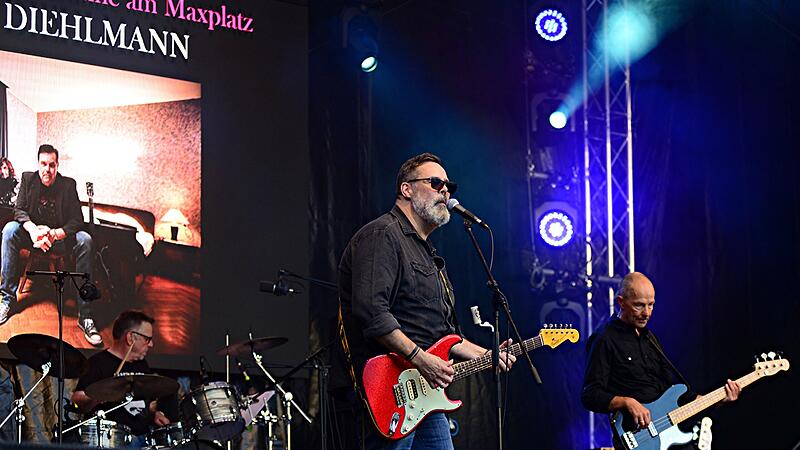 Eine Ein-Mann-Show mit Rhythmusgruppe: die Andreas Diehlmann Band