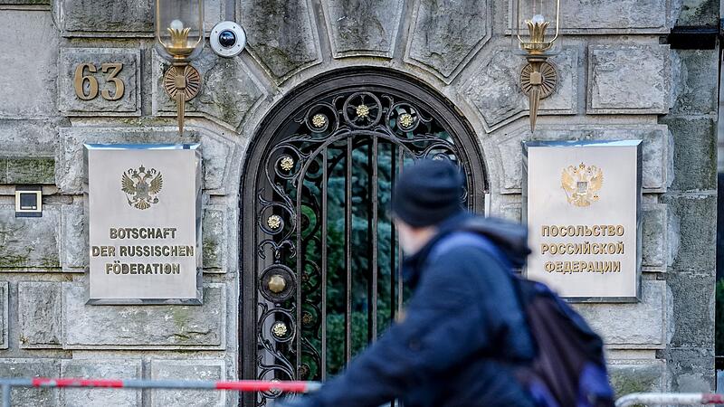 Bundesregierung bestellt russischen Botschafter ein