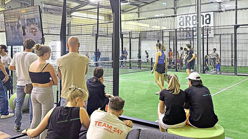 Beim großen Eröffnungsturnier wurde sechs Stunden lang auf den Courts in Gremsdorf um jeden Punkt gekämpft. Beim großen Eröffnungsturnier wurde sechs Stunden lang auf den Courts in Gremsdorf um jeden Punkt gekämpft.