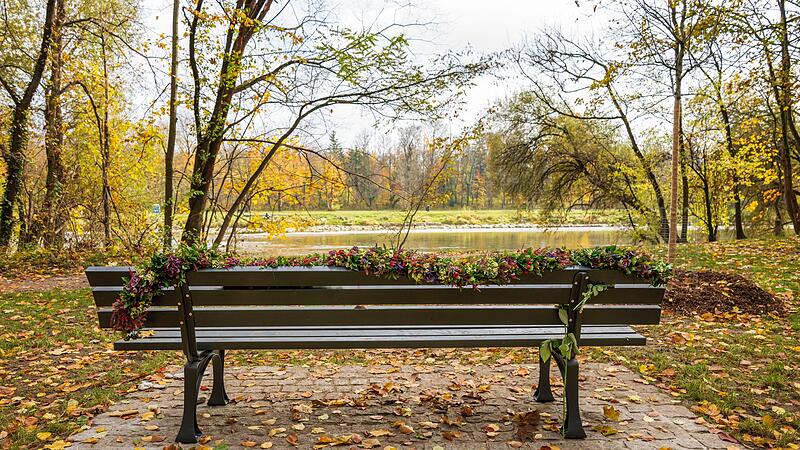 Gedenk-Bank am Flaucher