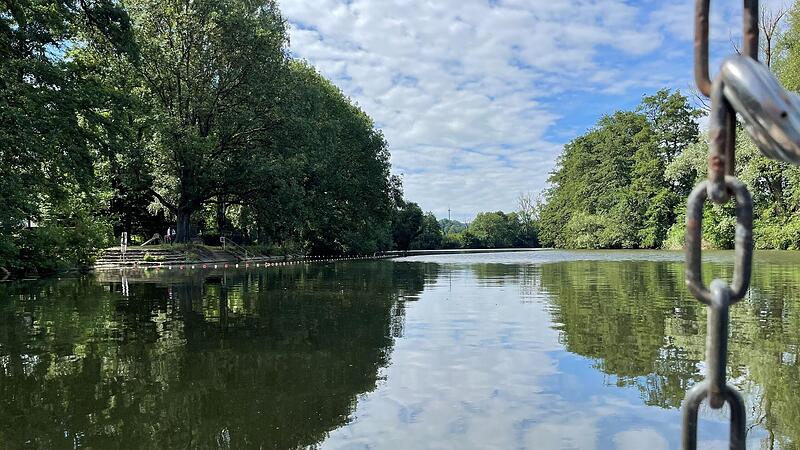 Zweieinhalb Stunden dauert die Fahrt zwischen den zwei Wehren auf dem Main in Lichtenfels, wo man diese Aussicht genie&szlig;en kann.