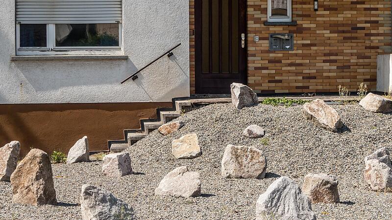Nichts f&uuml;r Naturfreunde: Schotterg&auml;rten wie auf diesem Symbolbild  kommen immer h&auml;ufiger vor &ndash; obwohl sie zu Problemen f&uuml;hren.
