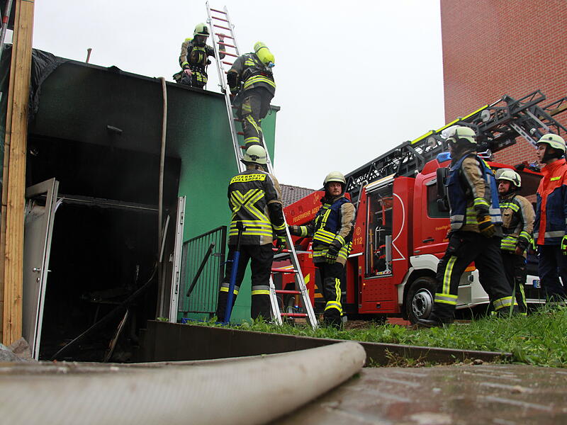 Brand im Schulschwimmbad AdelsdorfBrand im Schulschwimmbad Adelsdorf
