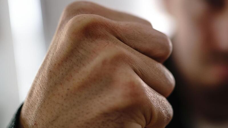 Nach dem Aus der deutschen Nationalelf verliert ein Fr&uuml;hrentner v&ouml;llig die Beherrschung. Nun landete er vor Gericht.