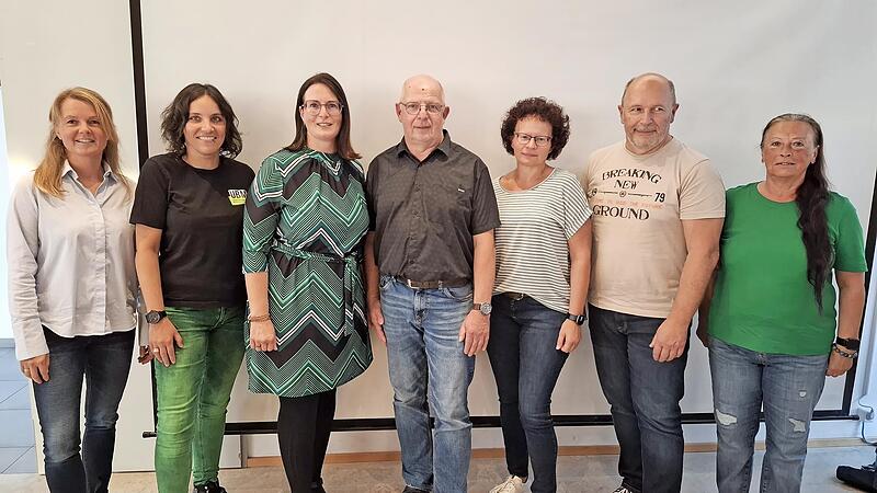 Der alte und neue Vorstand der UBM (von links): Daniela Kammermaier, Nicole George, Simone Naumann, Thomas M&uuml;ller, Andrea Wichert, J&uuml;rgen Naumann und Martina Kresler.