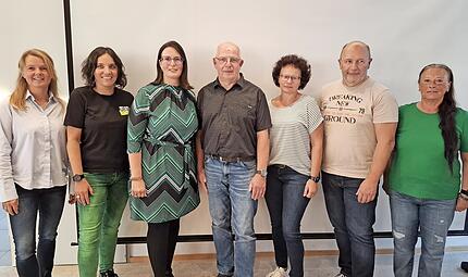 Der alte und neue Vorstand der UBM (von links): Daniela Kammermaier, Nicole George, Simone Naumann, Thomas M&uuml;ller, Andrea Wichert, J&uuml;rgen Naumann und Martina Kresler.