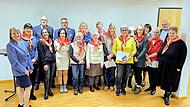 Unser Foto zeigt (von links): Claudia Stadelmann, Ilona Elflein (Koordinatorinnen ambulanter Hospizdienst), Georg Bischof (Referent Hospizarbeit), Dana Jessica Schröder, Martin Mandewirth (Stadt- und Kreisbeauftragter), Marina Döll, Hannelore Lake...