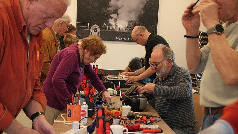 Die Reparateure sind am werkeln.