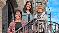 Petra Dürrbeck, Sabine Gardeick und Friedel Neupauer auf der Treppe des Stadtturms in Höchstadt freuen sich auf die Ausstellung. Petra Dürrbeck, Sabine Gardeick und Friedel Neupauer auf der Treppe des Stadtturms in Höchstadt freuen sich auf die Ausstellung.