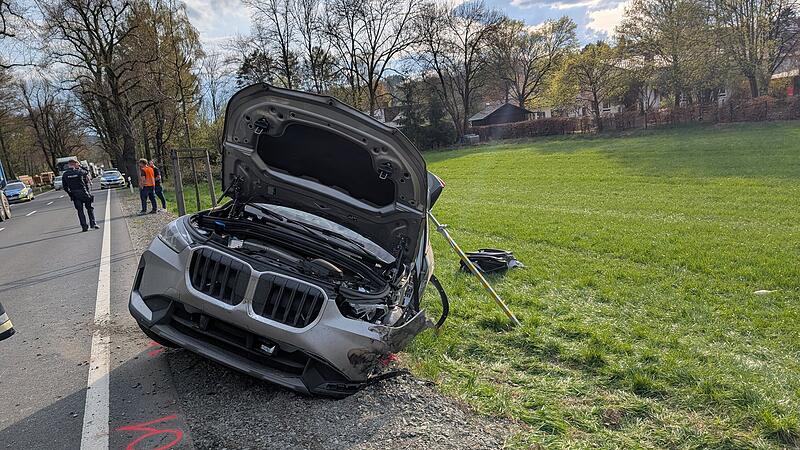 Unfall in Marktrodach: PKW touchiert LKW