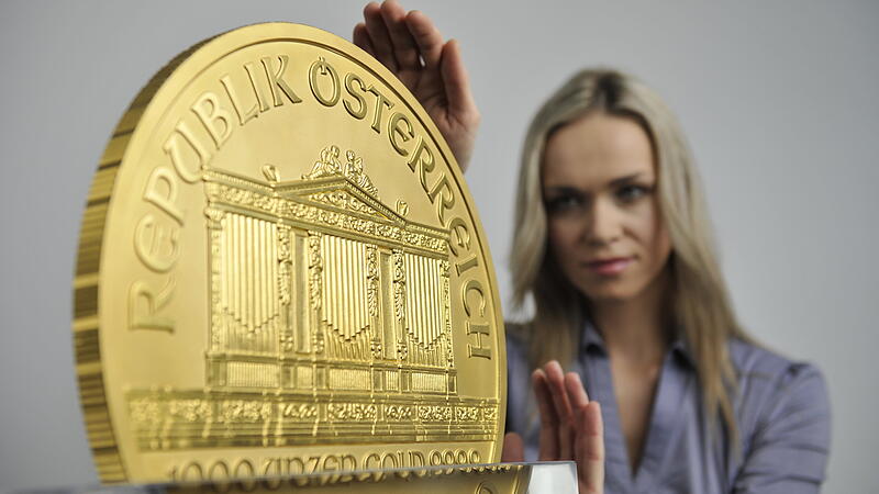 &bdquo;Big Phil&ldquo; bringt 1.000 Feinunzen oder auch 31,1 Kilogramm pures Gold auf die Waage und z&auml;hlt mit einer Feinheit von 999,9 zu den gr&ouml;&szlig;ten jemals produzierten Goldm&uuml;nzen weltweit.