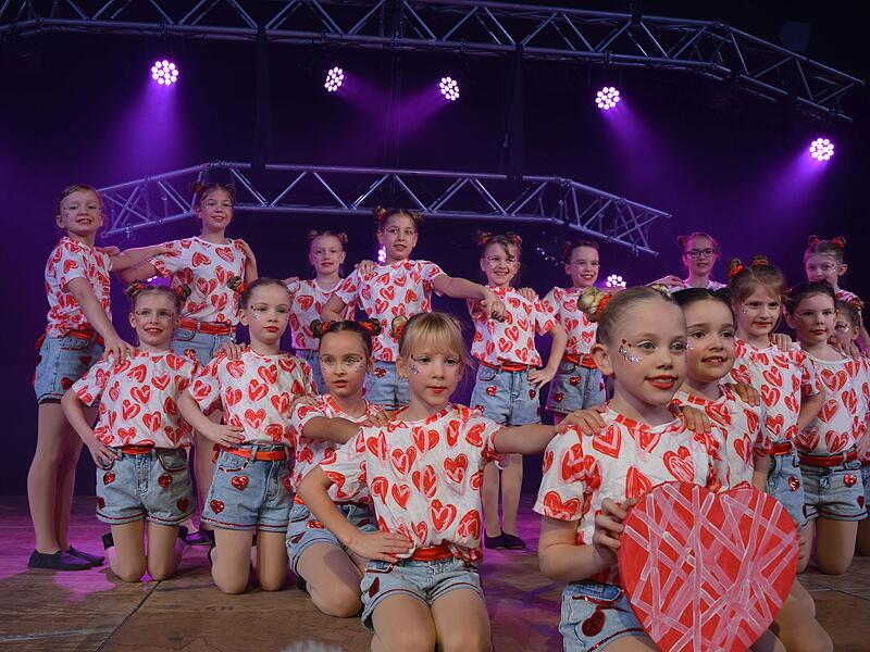 Faschingsgala des MCC MemmelsdorfFaschingsgala des MCC Memmelsdorf Konnten bereits mit einer ausgefallenen Choreografie überzeugen: die MCC-Bambinis